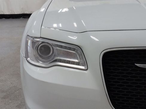 Used 2016 Chrysler 300 Touring w/ Limited Group image 11