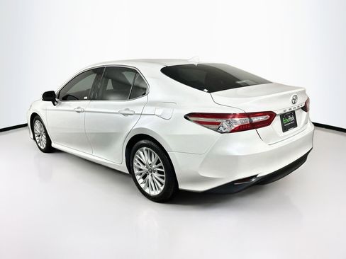 Used 2020 Toyota Camry XLE FWD image 5