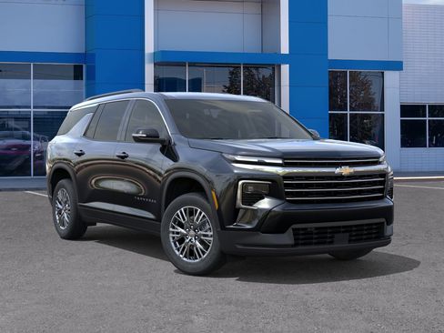 New 2026 Chevrolet Traverse LT w/ Driver Confidence Package AWD/4WD image 7