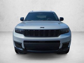 Used 2025 Jeep Grand Cherokee L Limited w/ Black Appearance Package AWD/4WD video 2