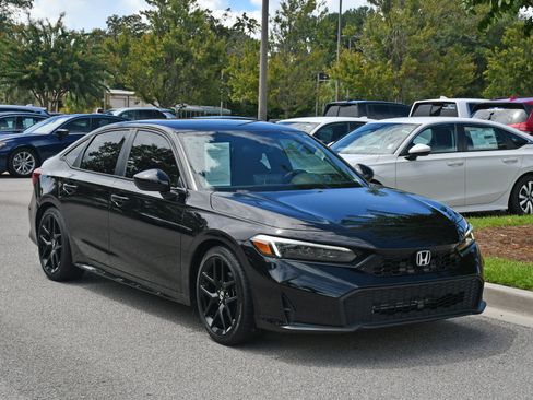 Used 2025 Honda Civic Sport image 6