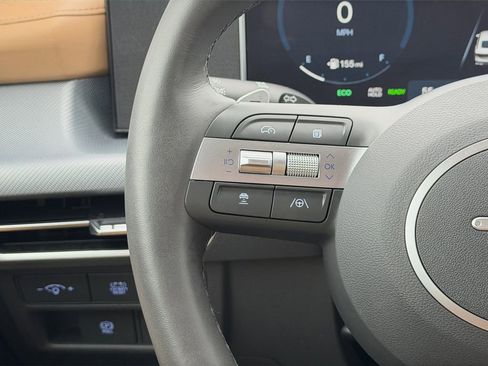 Certified 2025 Hyundai Sonata Limited FWD image 17