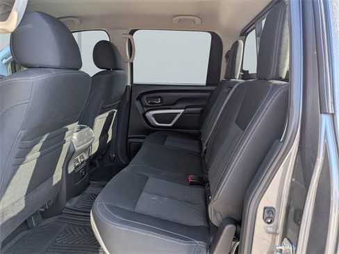 Used 2017 Nissan Titan SV image 12