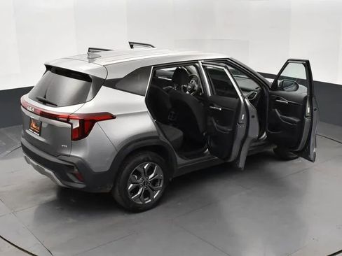 Used 2024 Kia Seltos LX image 6