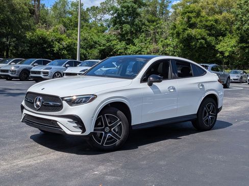 Used 2025 Mercedes-Benz GLC 300 4MATIC image 1