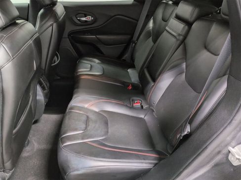 Certified 2019 Jeep Cherokee Trailhawk w/ Cold Weather Group image 20