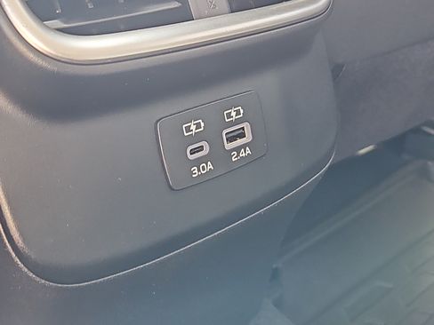 Used 2023 Subaru Outback Premium AWD/4WD image 12