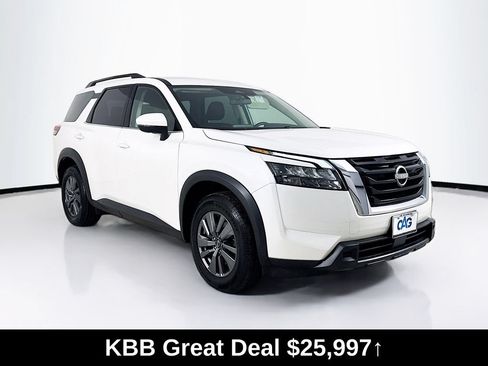Used 2024 Nissan Pathfinder SV FWD image 1
