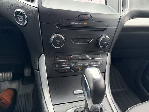 Used 2017 Ford Edge SEL w/ Equipment Group 201A image 21