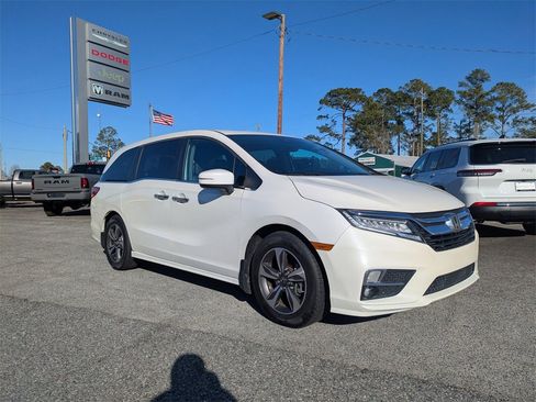 Used 2018 Honda Odyssey Touring image 2