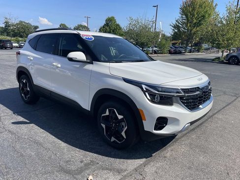 Used 2025 Kia Seltos EX w/ EX Sunroof Package AWD/4WD image 11