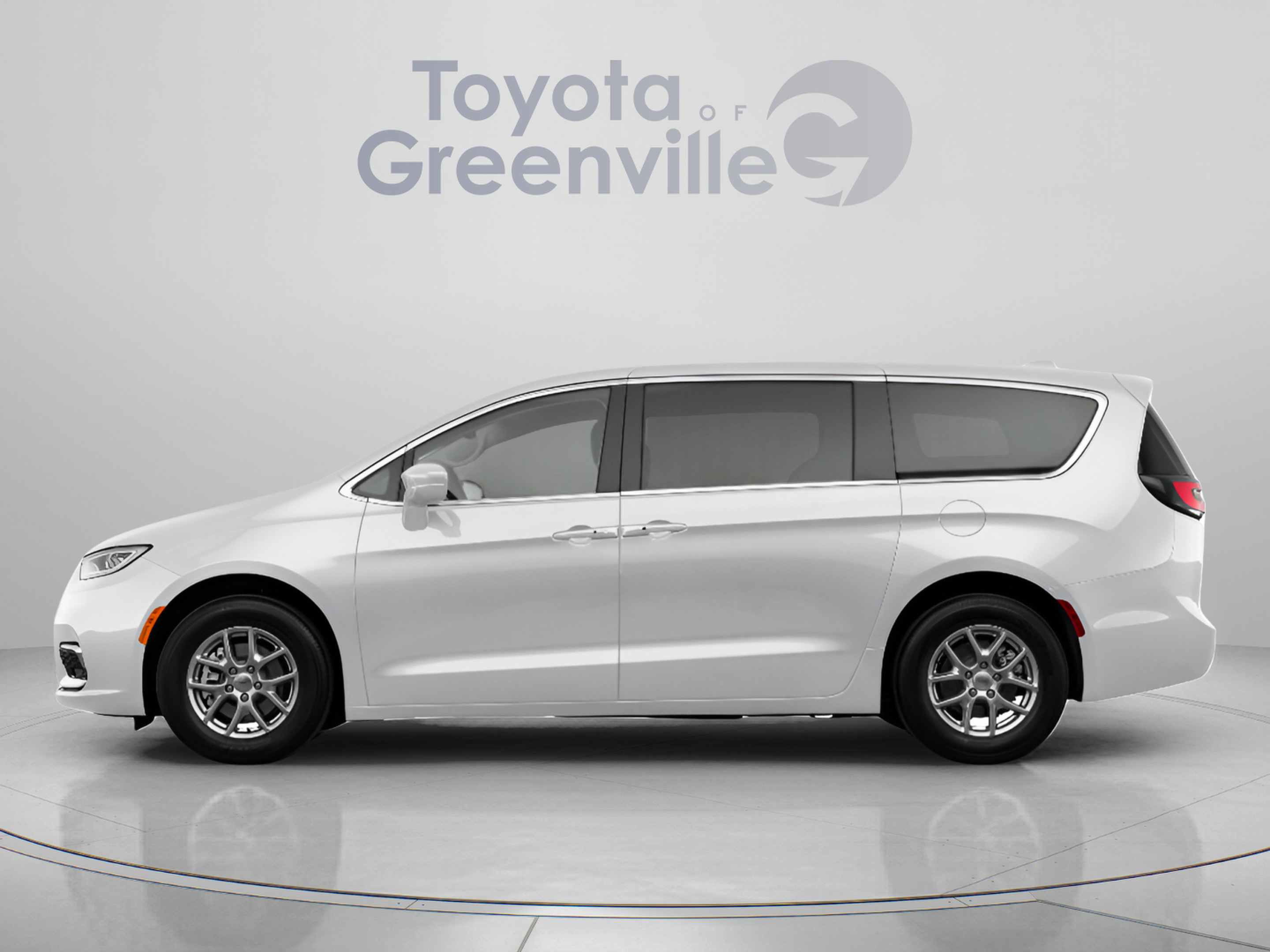 Used 2023 Chrysler Pacifica Touring-L FWD image 2