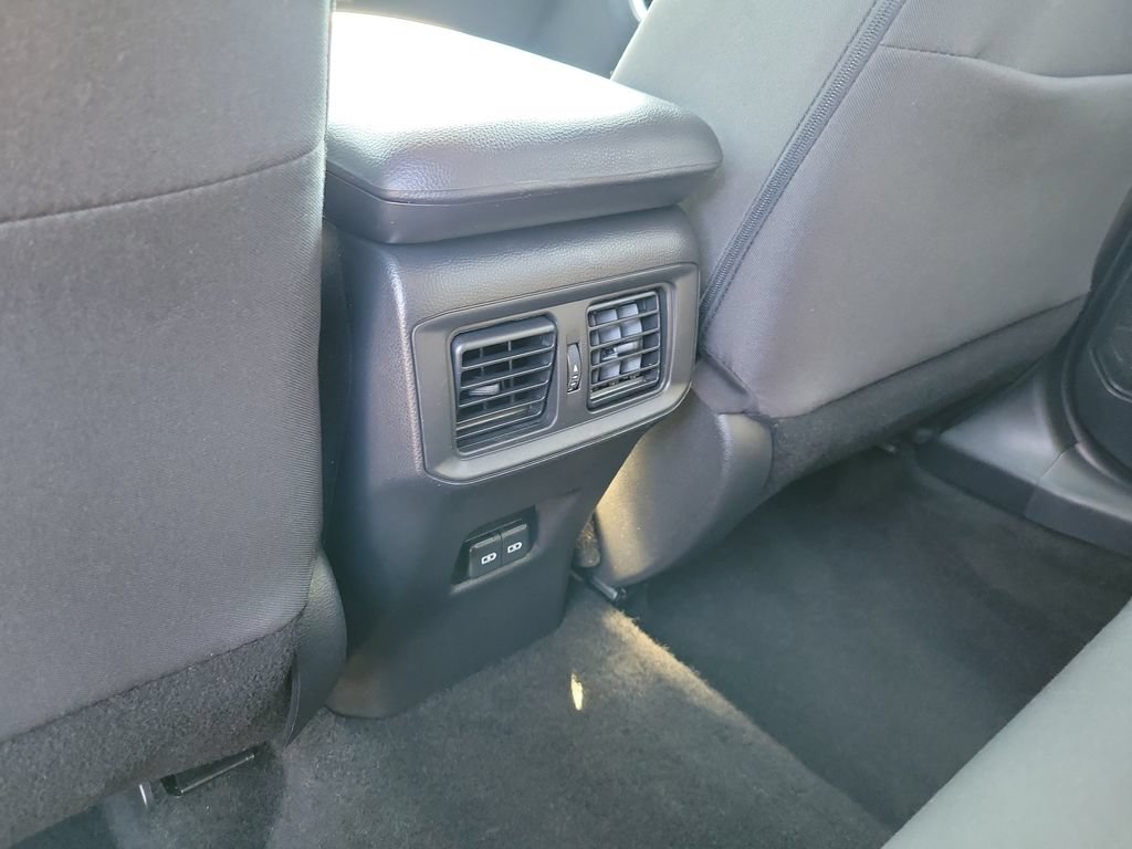 Used 2024 Toyota RAV4 XLE FWD image 15