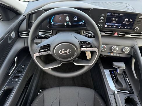 New 2026 Hyundai Elantra SE image 14