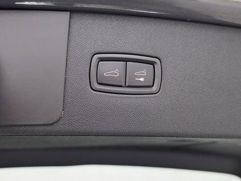 Used 2022 Porsche Cayenne image 34