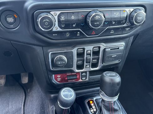 Used 2022 Jeep Wrangler Unlimited Rubicon AWD/4WD image 29