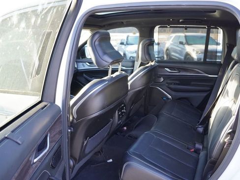 Used 2023 Jeep Grand Cherokee Overland w/ Luxury Tech Group IV image 17