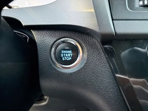 Used 2018 Toyota Sienna Limited Premium image 16