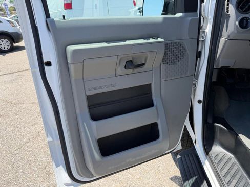 Used 2011 Ford E-350 and Econoline 350 XLT RWD image 15
