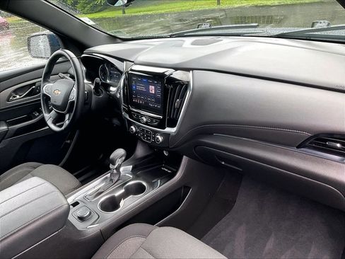 Used 2023 Chevrolet Traverse LT w/ Rear Camera Mirror Package AWD/4WD image 14