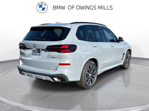 New 2026 BMW X5 xDrive50e image 9