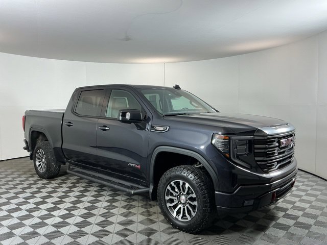 Used 2023 GMC Sierra 1500 AT4 w/ AT4 Premium Package AWD/4WD image 3