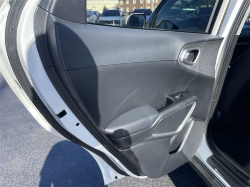 Certified 2023 Kia Soul LX w/ Option Group 015 image 20