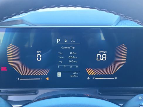 Used 2025 Kia Carnival EX image 15