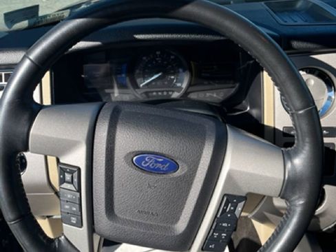 Used 2016 Ford Expedition Limited image 20