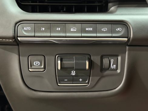 Certified 2023 Cadillac Escalade Sport Platinum w/ LPO, ONYX Package AWD/4WD image 17