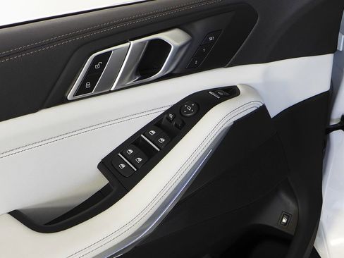 Certified 2023 BMW X5 xDrive45e image 12