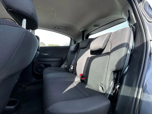 Used 2021 Honda HR-V LX image 26