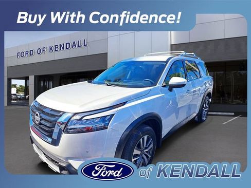 Used 2024 Nissan Pathfinder SL AWD/4WD image 1