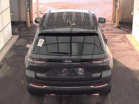 Used 2024 Jeep Grand Cherokee Limited image 5