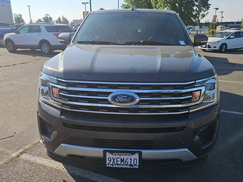 Used 2019 Ford Expedition XLT w/ Equipment Group 202A image 4