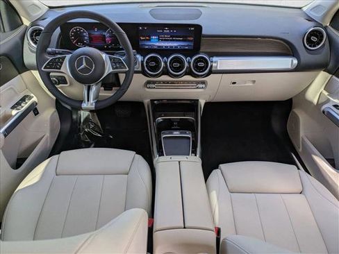 Used 2026 Mercedes-Benz GLB 250 image 17