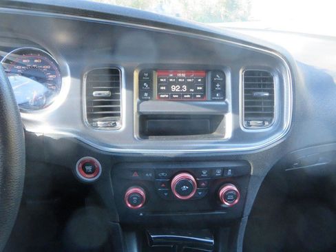 Used 2014 Dodge Charger SE image 15