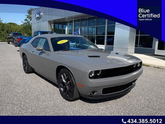 Used 2023 Dodge Challenger SXT RWD image 1