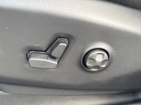 New 2026 Chrysler Voyager LX image 16