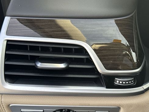 Used 2020 BMW 750i xDrive w/ Autobahn Package image 22