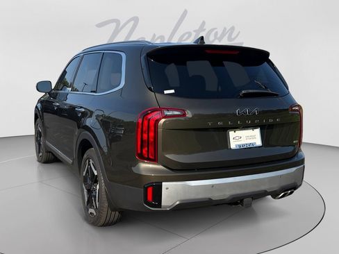 Used 2023 Kia Telluride S AWD/4WD image 3