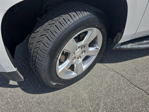 Used 2019 Chevrolet Tahoe LT image 32