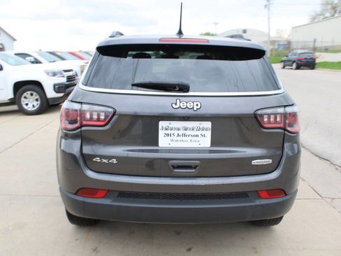 Used 2017 Jeep Compass Latitude w/ Popular Equipment Group AWD/4WD image 7