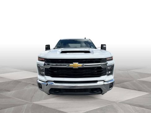 Used 2025 Chevrolet Silverado 2500 LT w/ Convenience Package AWD/4WD image 3