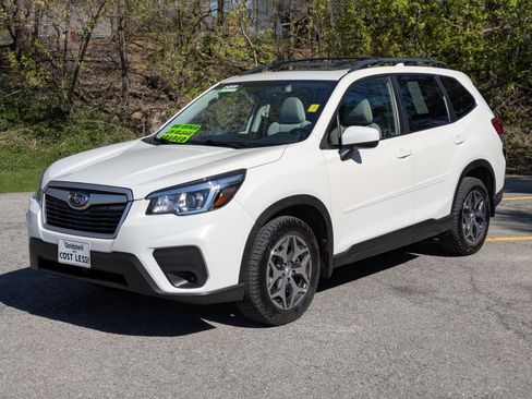 Used 2019 Subaru Forester Premium w/ All-Weather Package AWD/4WD image 3