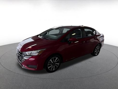 Used 2025 Nissan Versa SV image 7