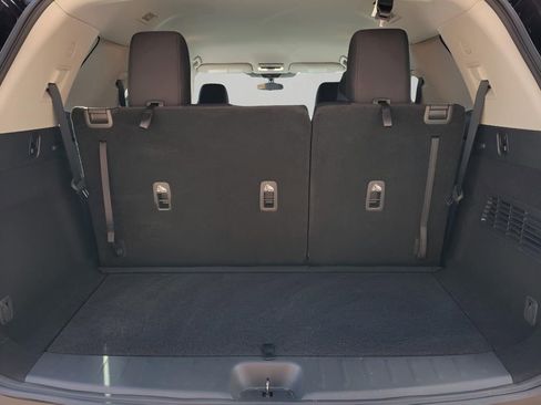 Used 2024 Nissan Pathfinder SV AWD/4WD image 16