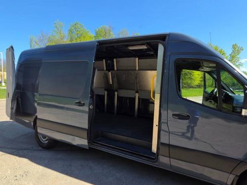 Used 2019 Mercedes-Benz Sprinter 170 image 34