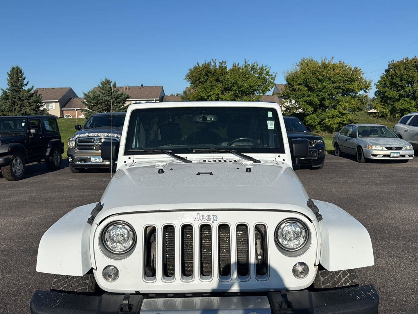 Used 2017 Jeep Wrangler Unlimited Sahara w/ Connectivity Group AWD/4WD image 6