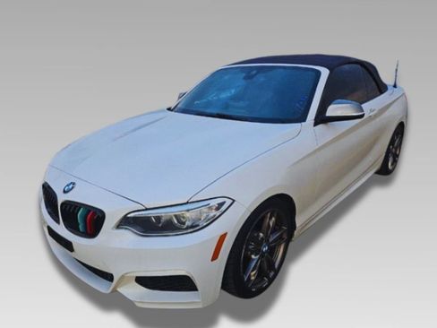 Used 2015 BMW M235i Convertible image 1